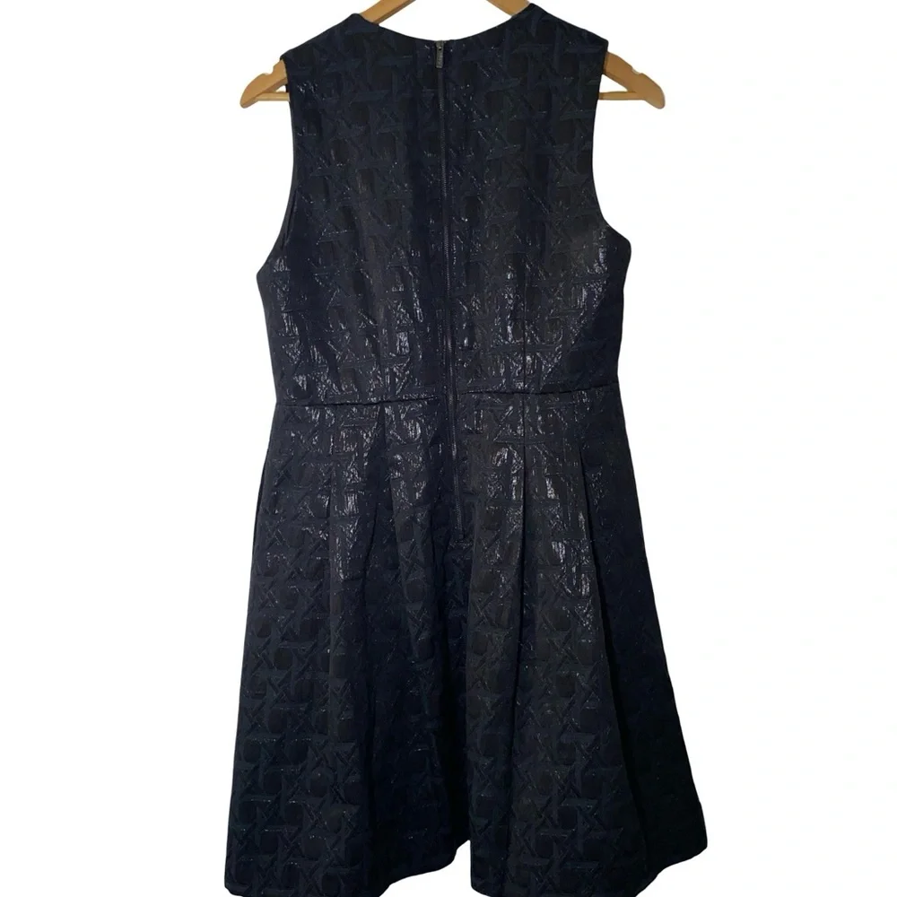 Kirna Zabete measurements shoulder